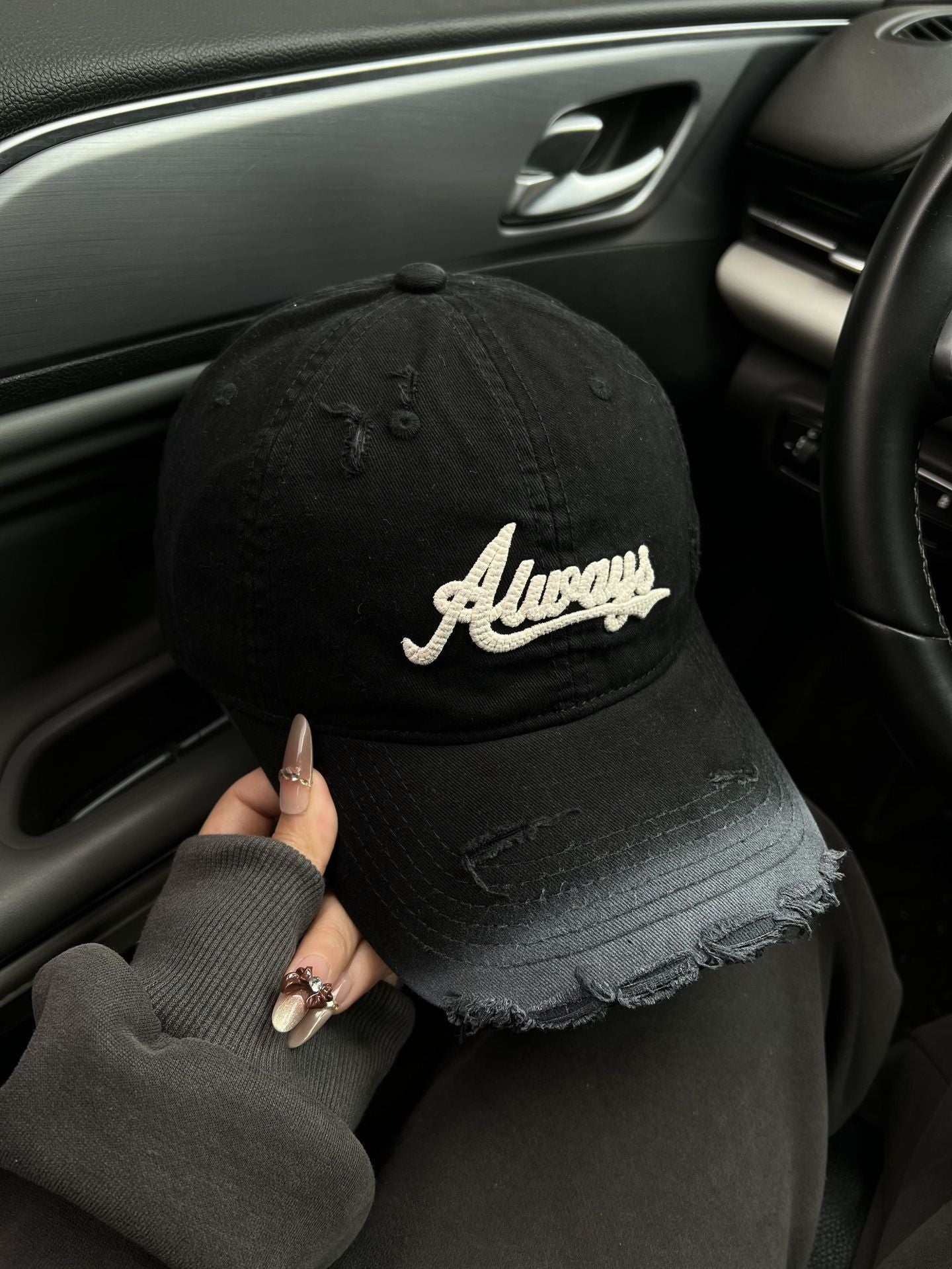 Wholesale Breaked burgundy baseball cap