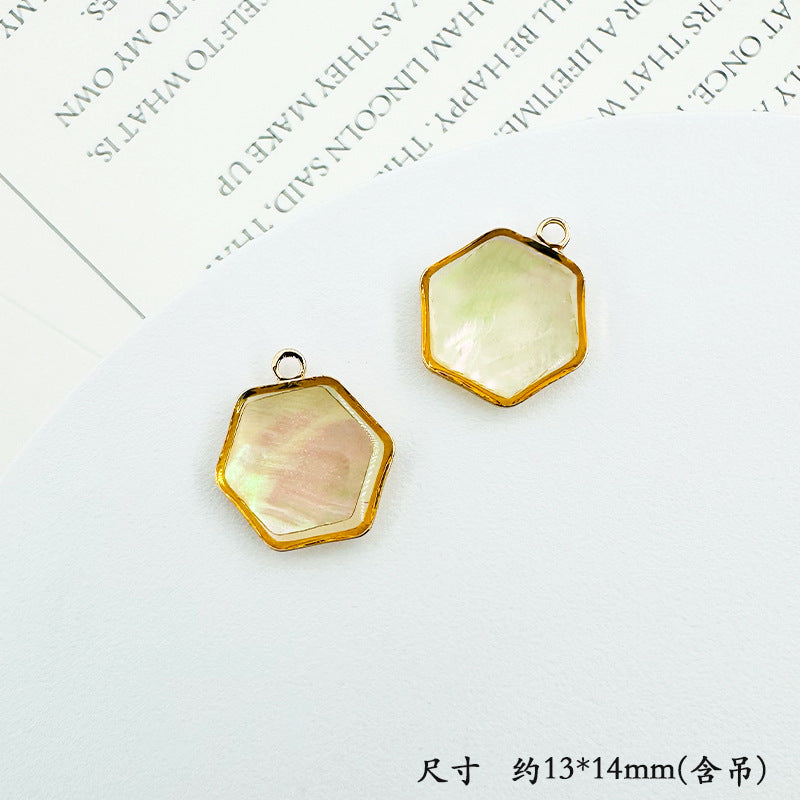 Wholesale Trendy Geometric Shell Pendant Copper Electroplated DIY Jewelry Accessory For Layering Necklaces Boutique Resale