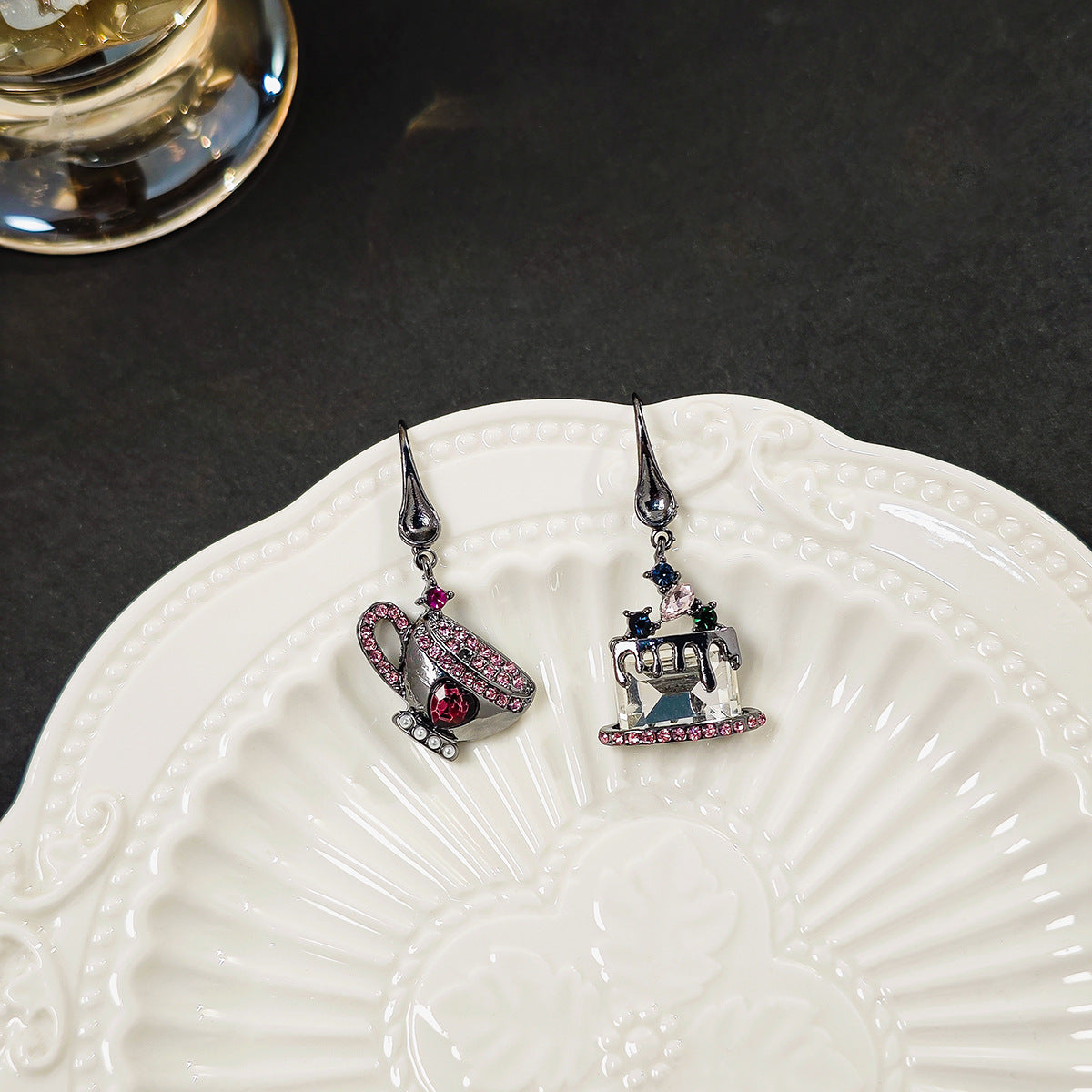 Wholesale  Luxury Exquisite Diamond Cake Ear Hooks Earrings