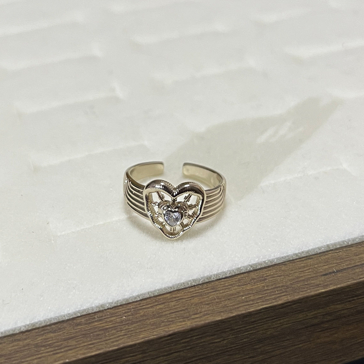 Wholesale Vintage Hollow Heart Ring Adjustable Coffee Gold Copper Fashion Jewelry Accessory