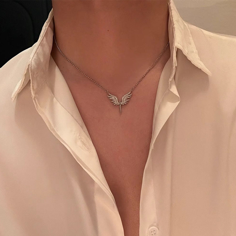 Wholesale Titanium Steel Heavenly Wings Diamond-encrusted Sparkling Light Luxury  Necklace