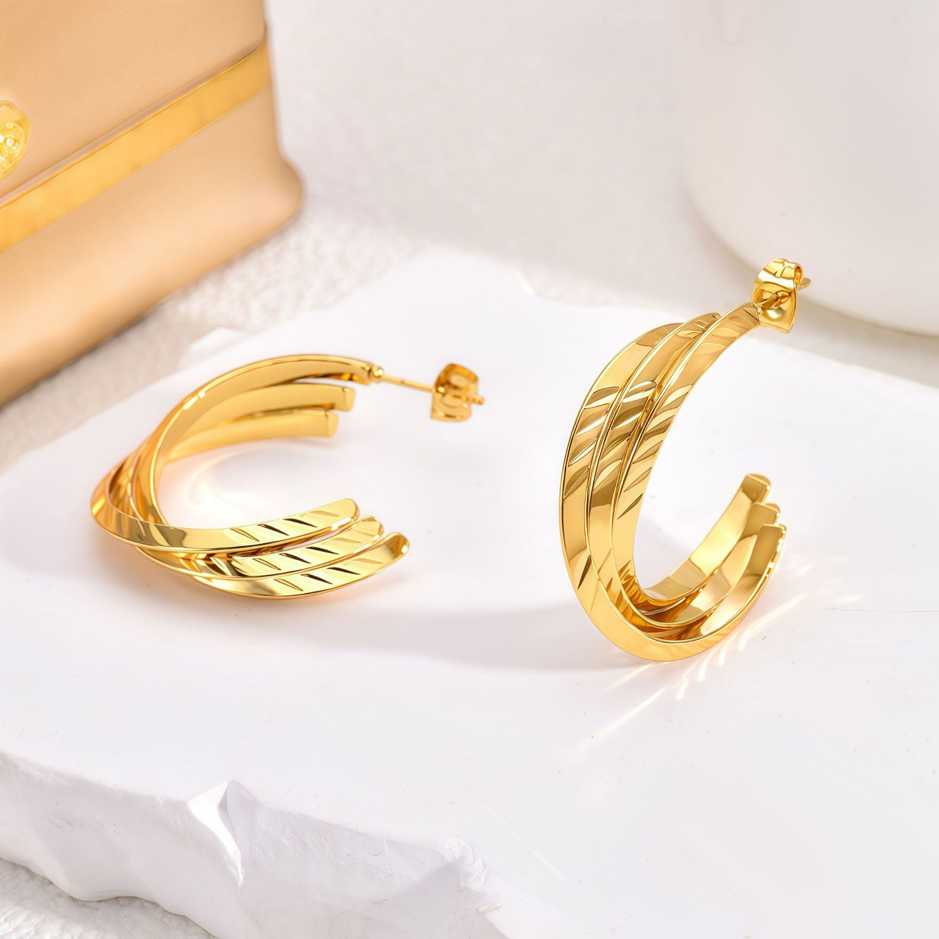 Wholesale Gold Stainless Steel Circle Earrings Wide Chain Design Three Styles Party Wear Jewelry Accessory