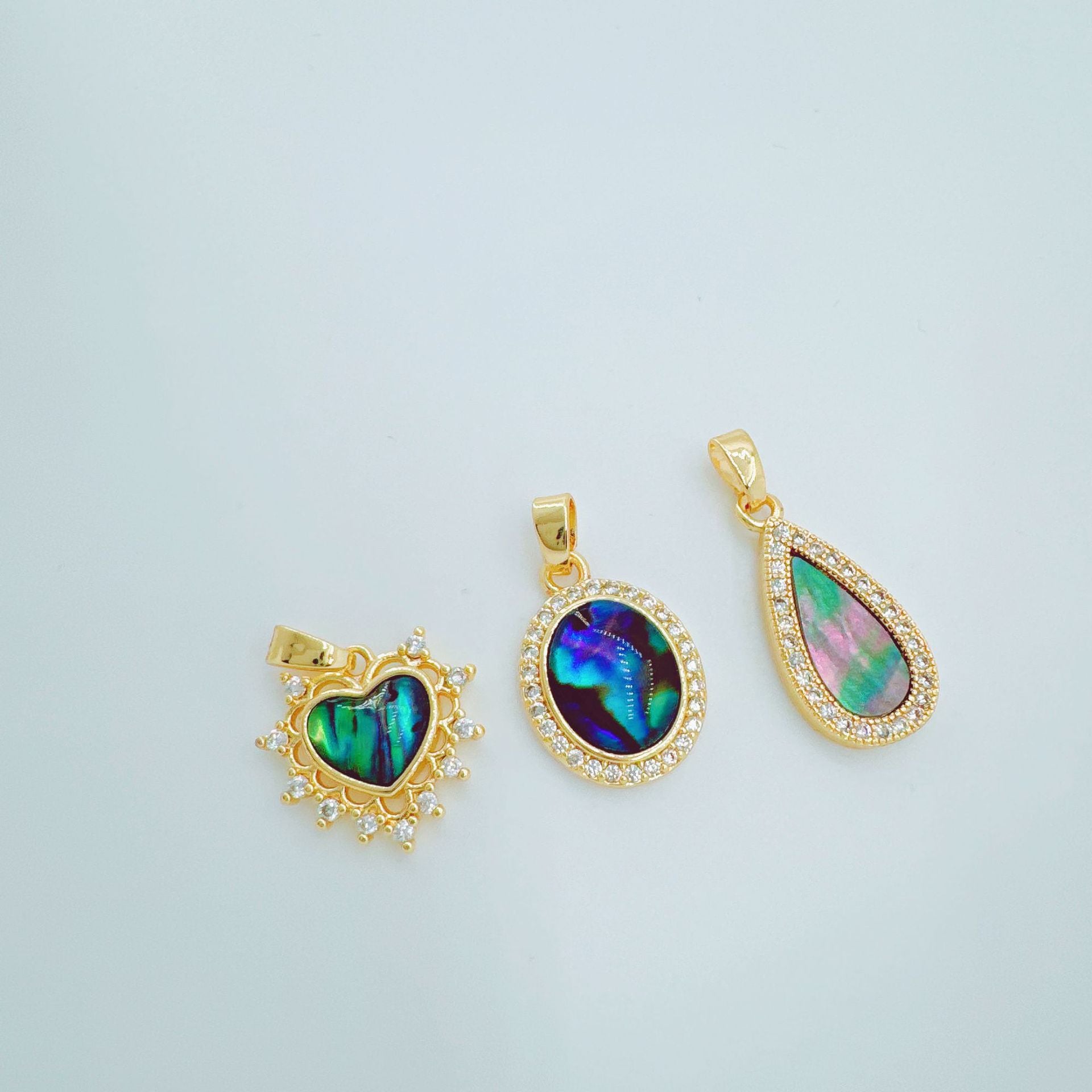 Wholesale Mother-of-Pearl Style Copper Electroplated Pendant Necklace for Women Jewelry Accessory