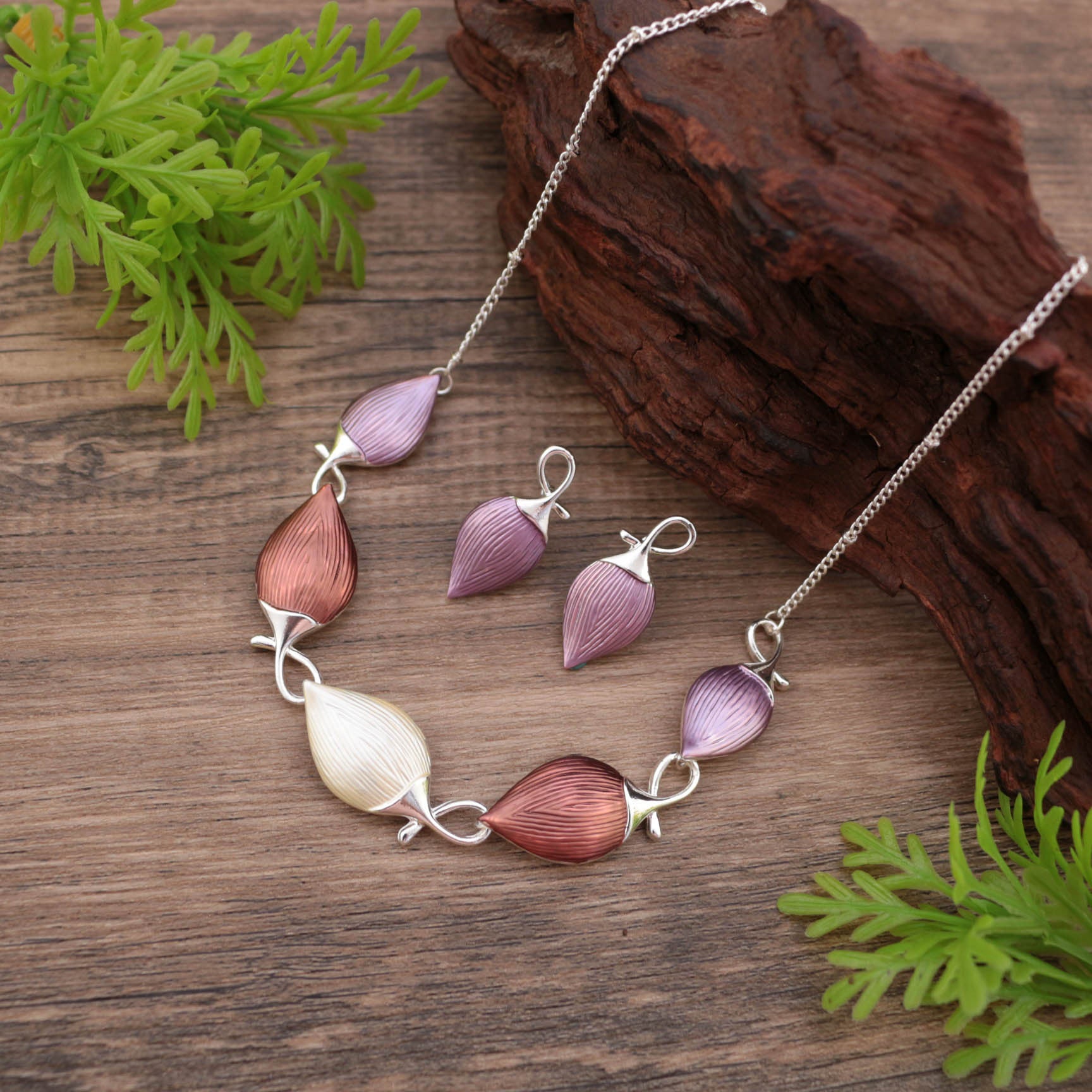 Wholesale Color Oil-painted Chestnut Earrings Necklace suit