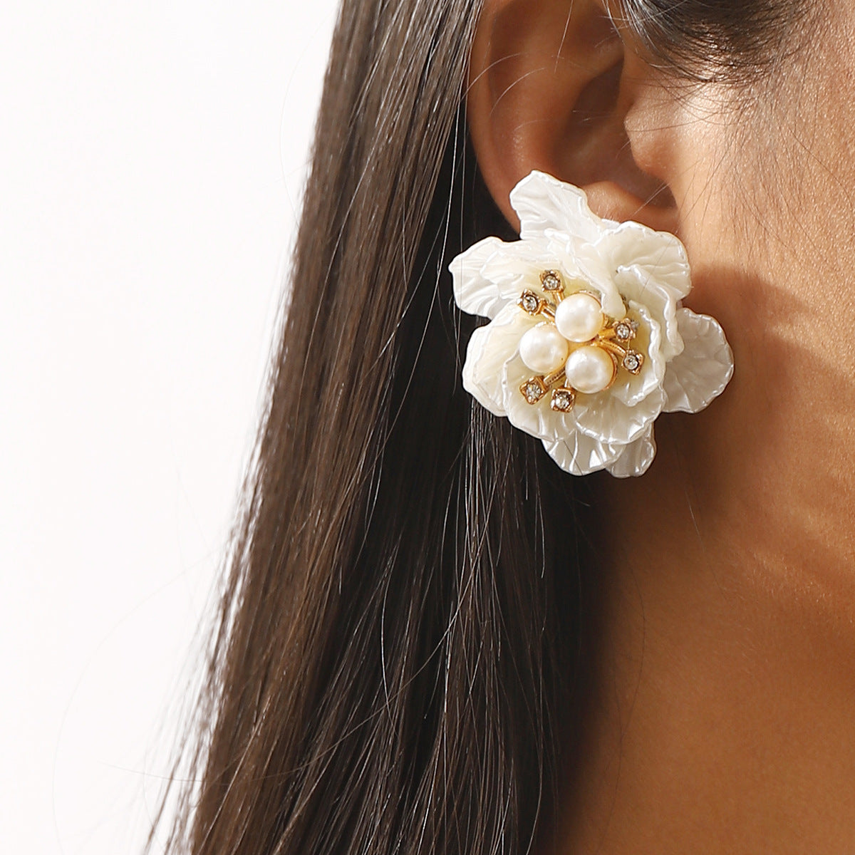 Wholesale Retro Romantic Three-dimensional Camellia Pearl Necklace