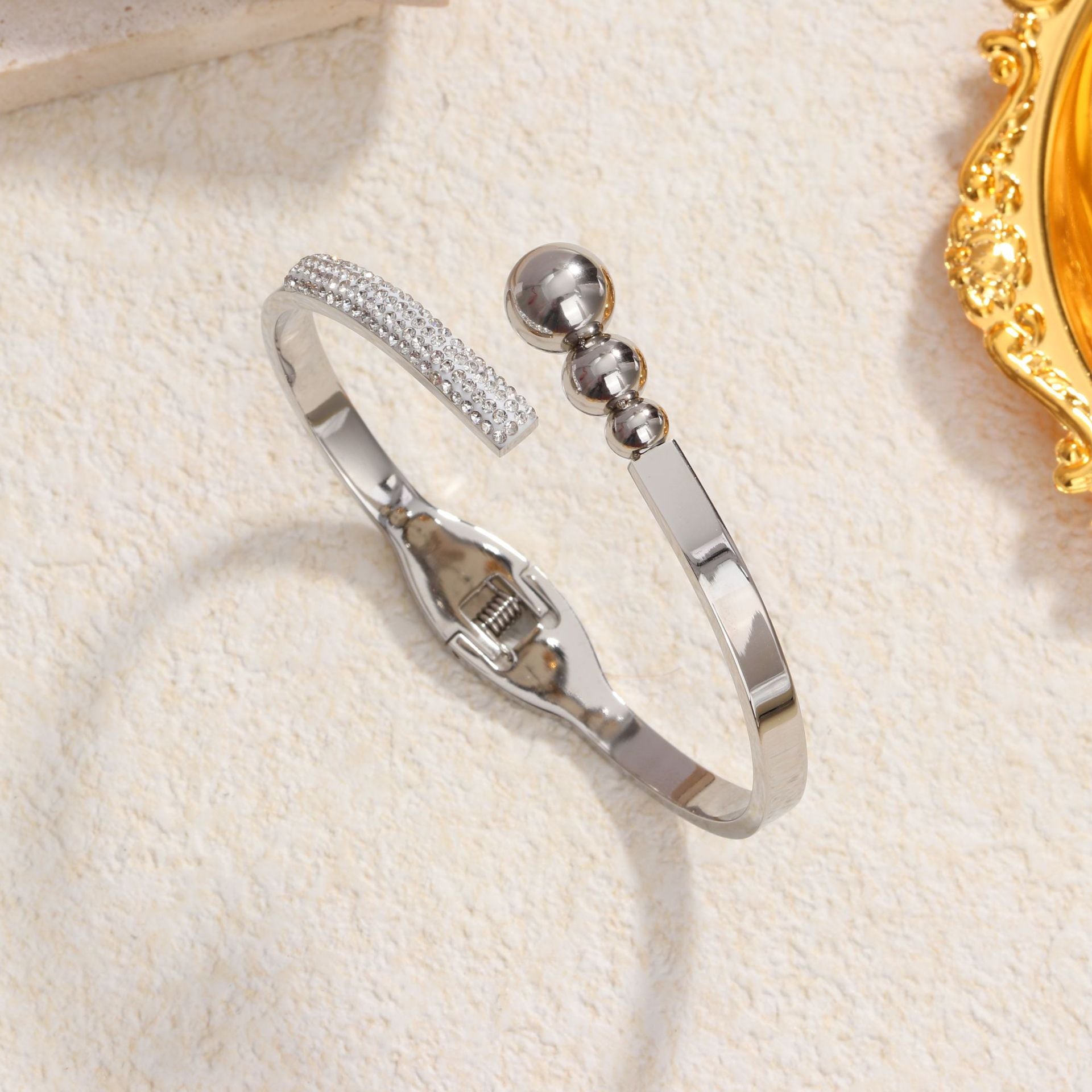 Wholesale Stainless Steel Jewelry Titanium Steel Gold Bracelet Versatile Accessories Light Luxury Women' s Exquisite Jewelry