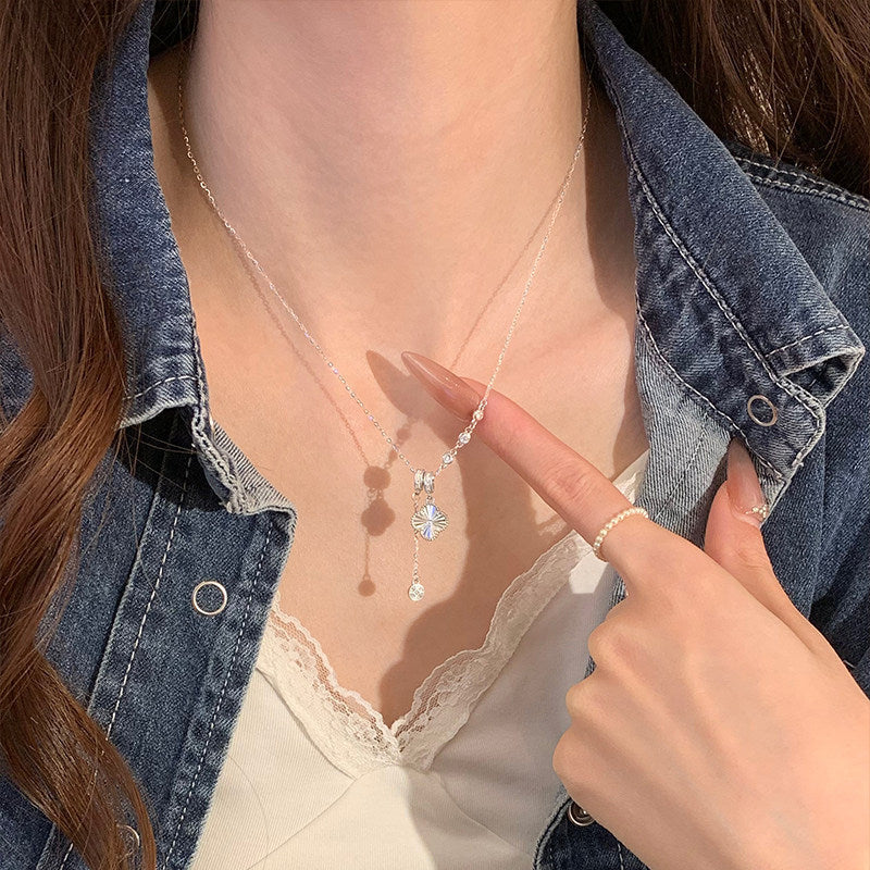 Wholesale Classic Laser Four-Leaf Clover Light Luxury Necklace