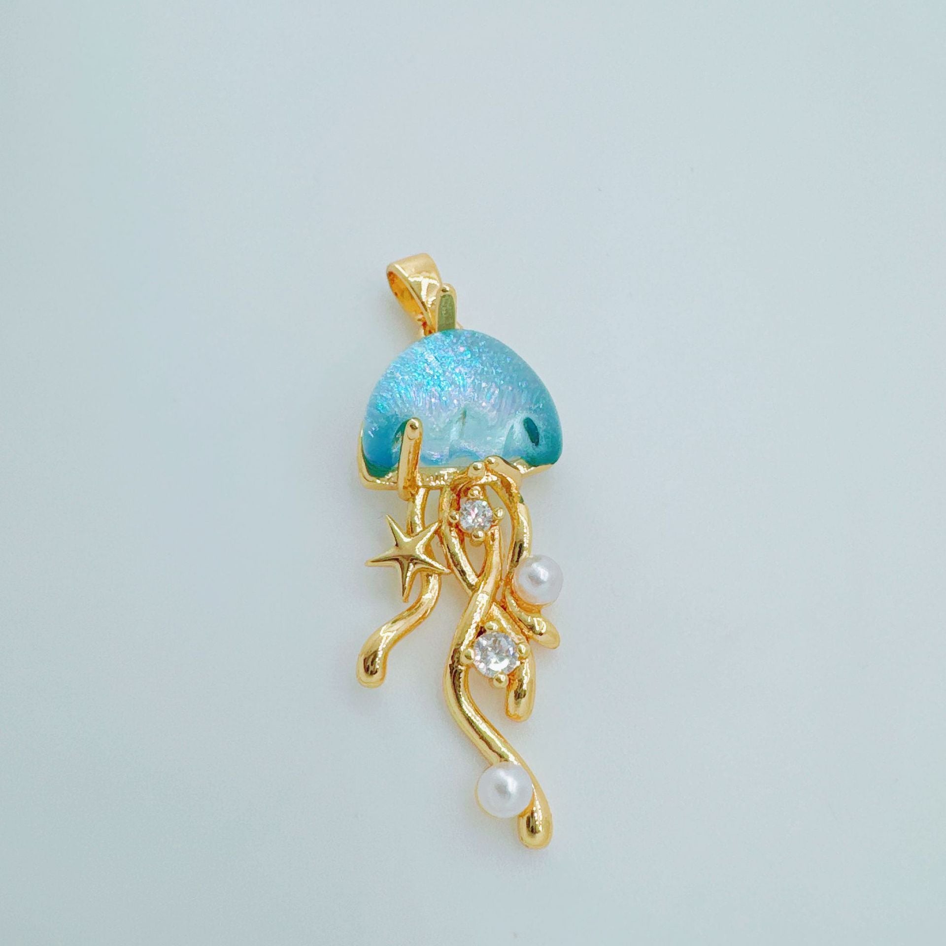 Wholesale Gold Plated Copper Jellyfish Ocean Theme Pendant Necklace Stylish Fashion Accessory Boutique Resale