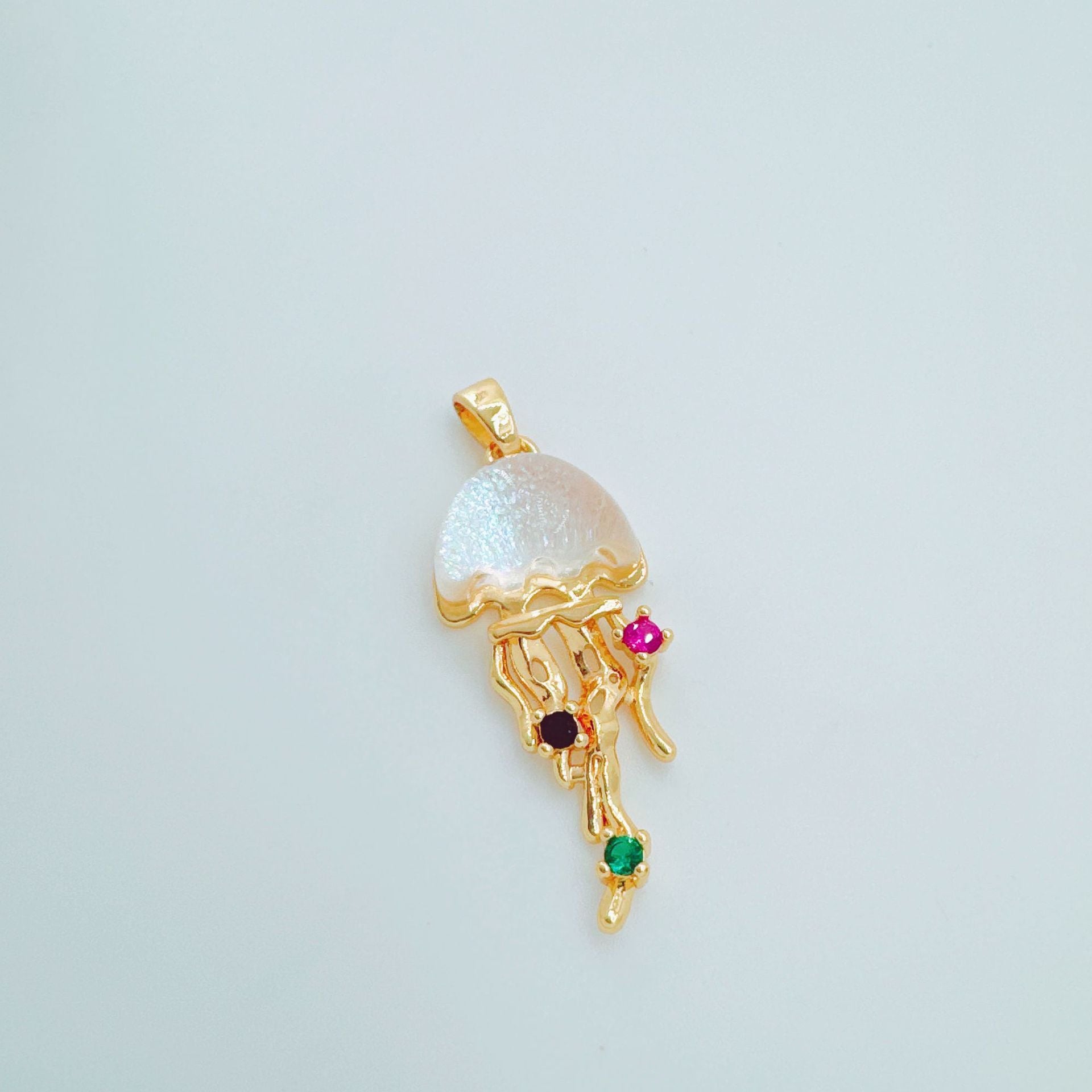 Wholesale Gold Plated Copper Jellyfish Ocean Theme Pendant Necklace Stylish Fashion Accessory Boutique Resale
