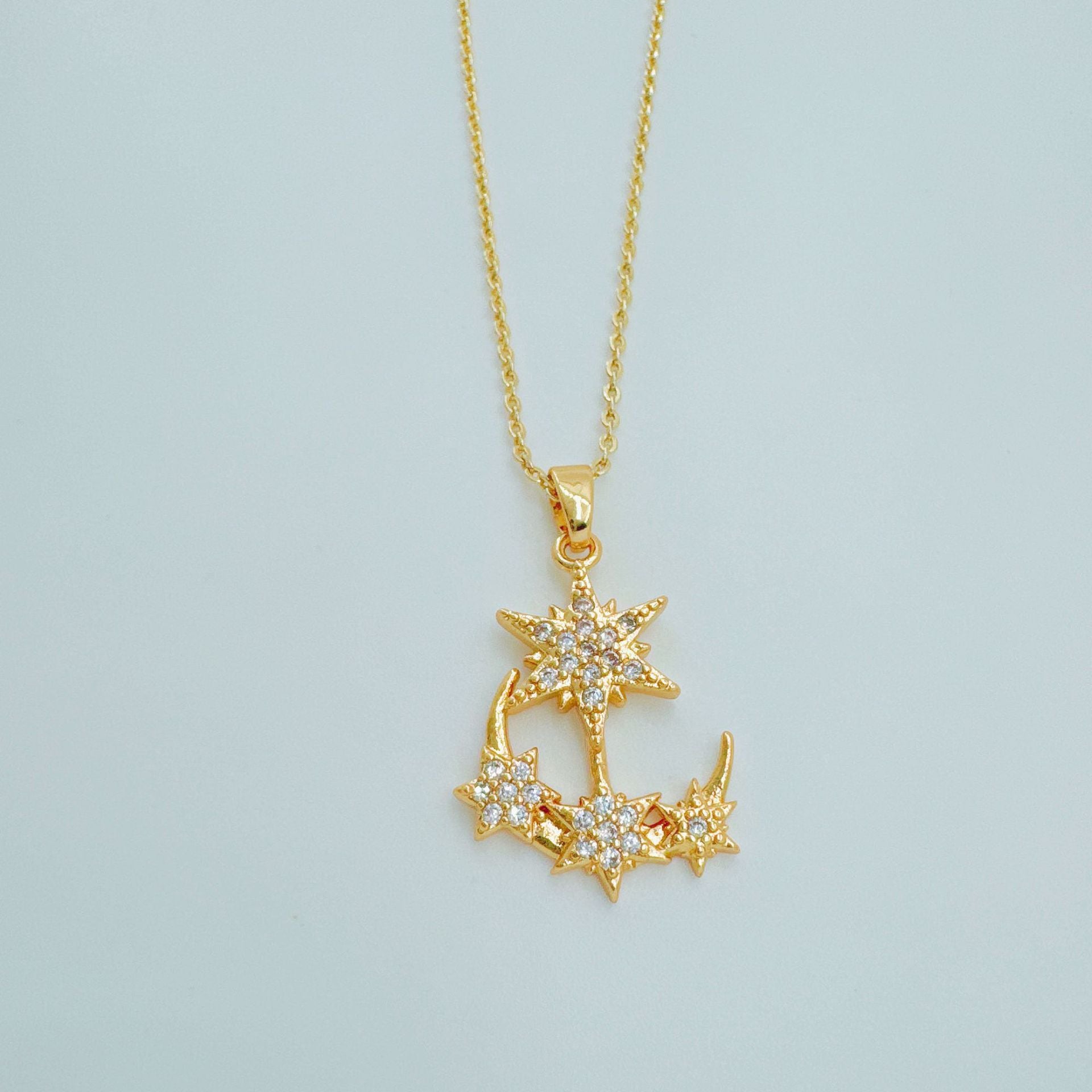 Wholesale Moon Necklace European Style Gold Plated Copper Pendant Fashion Jewelry Accessory Boutique Gift