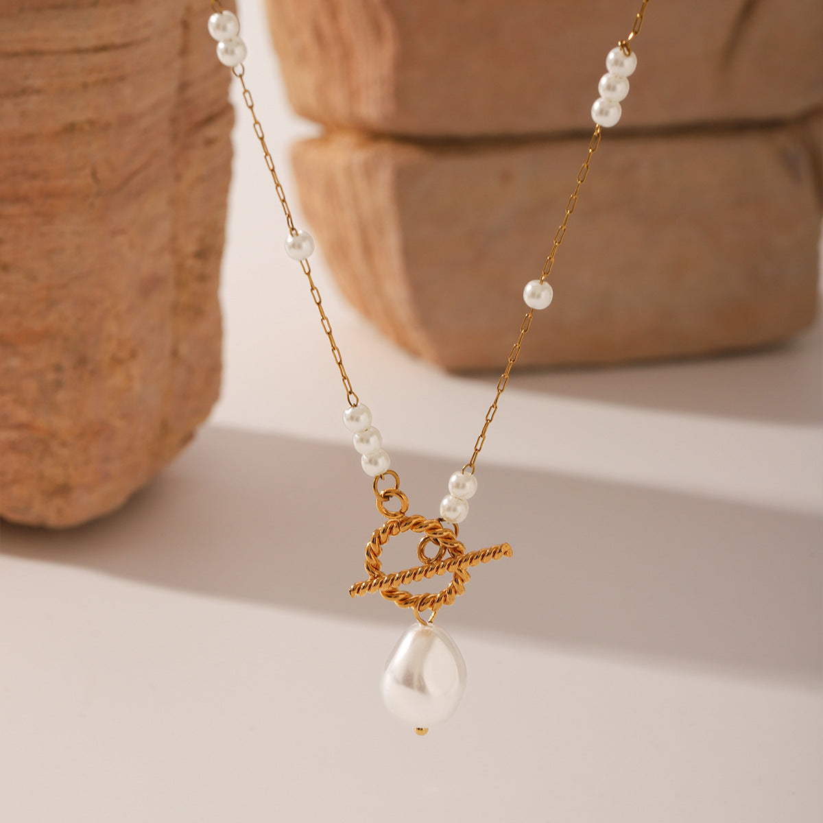 Wholesale stainless steel 18K gold Ot buckle pearl pendant necklace