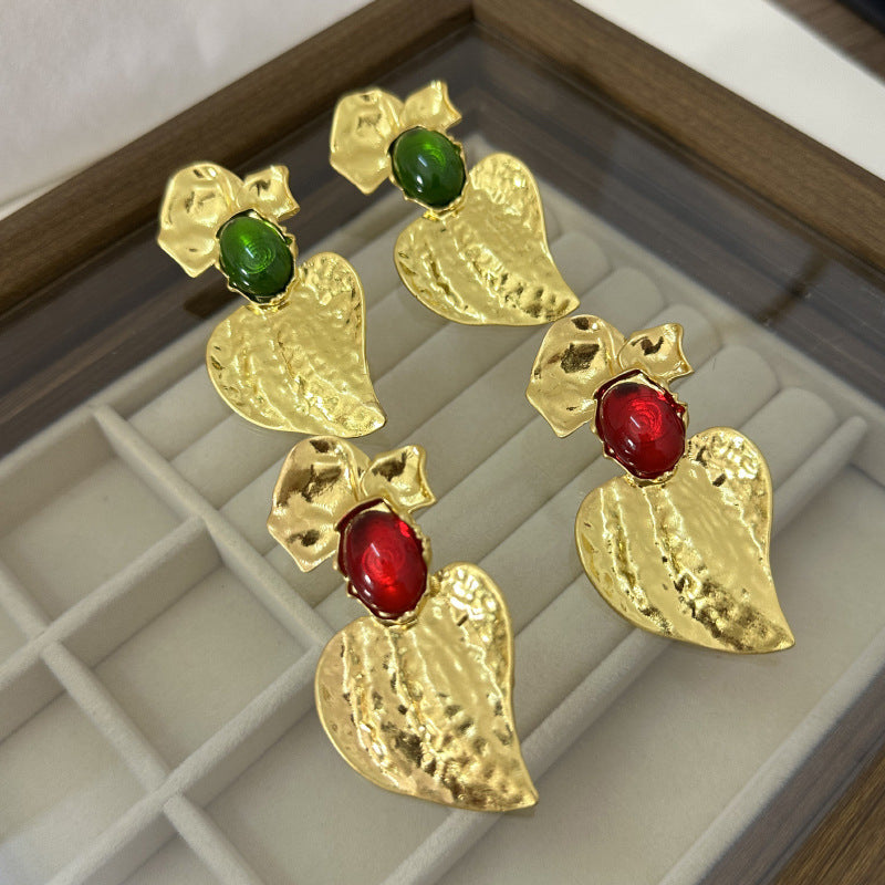 Wholesale Retro Bump Texture Peach Heart Leaf Gem Earrings