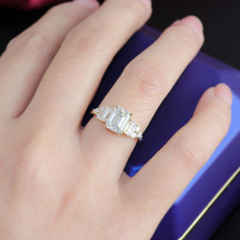 Wholesale White Crystal Zircon Temperament Ring Copper ACC-RS-ChenRui005