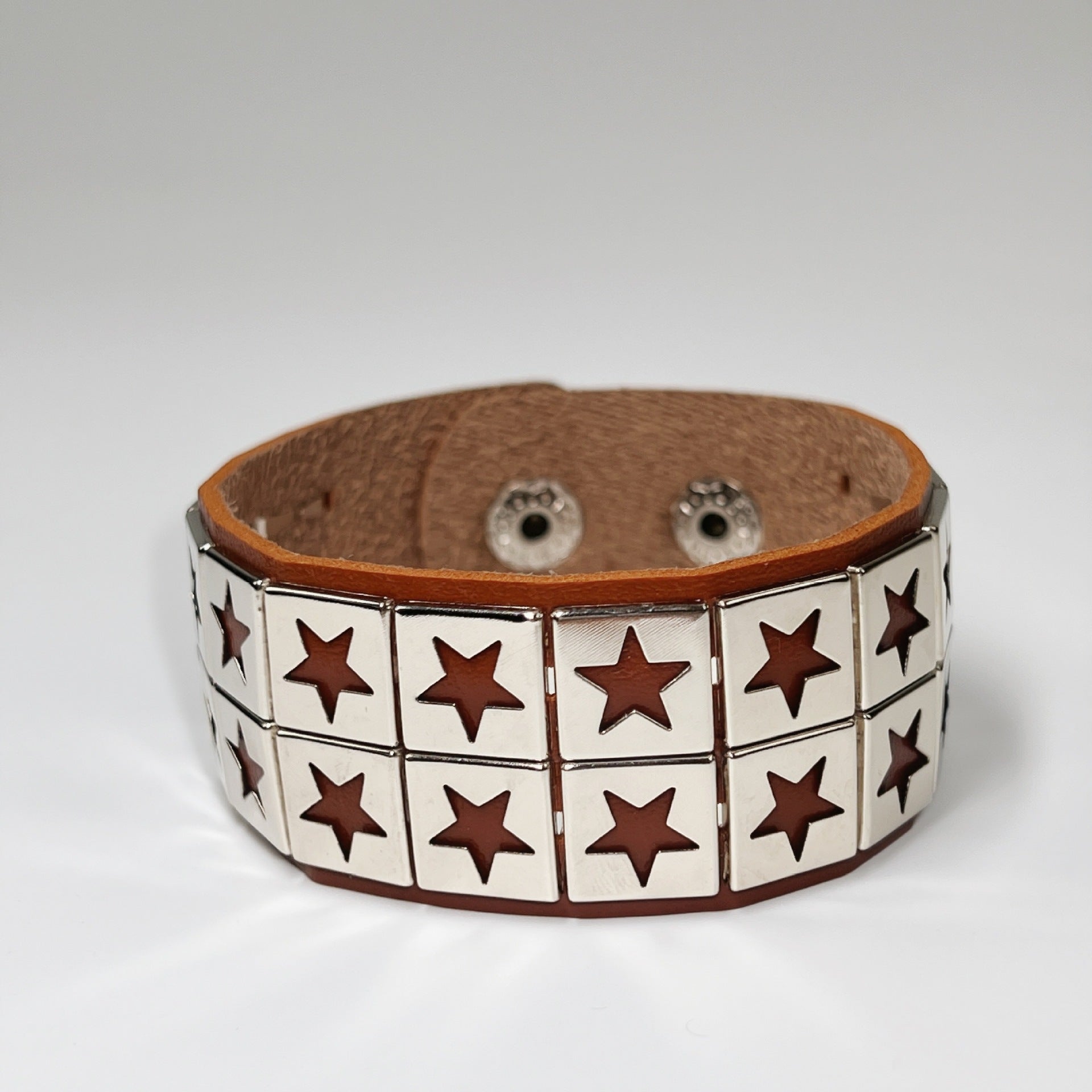 Wholesale Punk Style Leather Bracelet with Five-Pointed Star Rivet for Couples Men' s Fashion Accessory