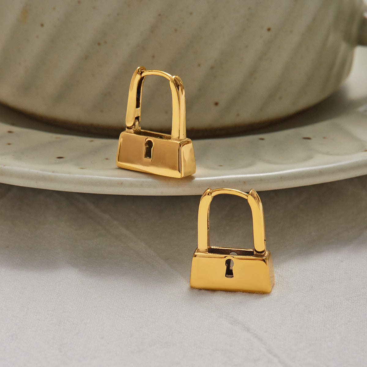Wholesale Stainless steel door lock style earrings