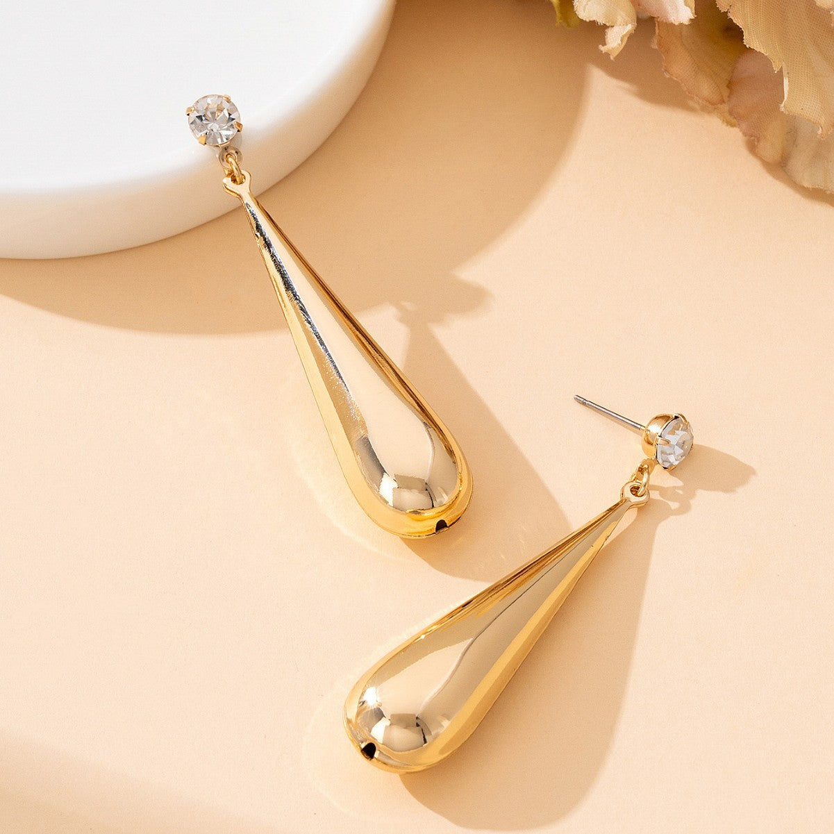 Wholesale Chic Water Drop Dangle Earrings Alloy Gold Fashion Jewelry Accessory for Gift