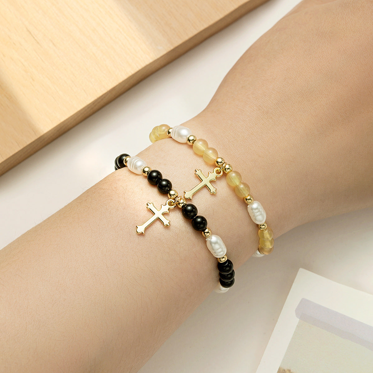 Wholesale Resin Man-made Pearl Cross Bracelet