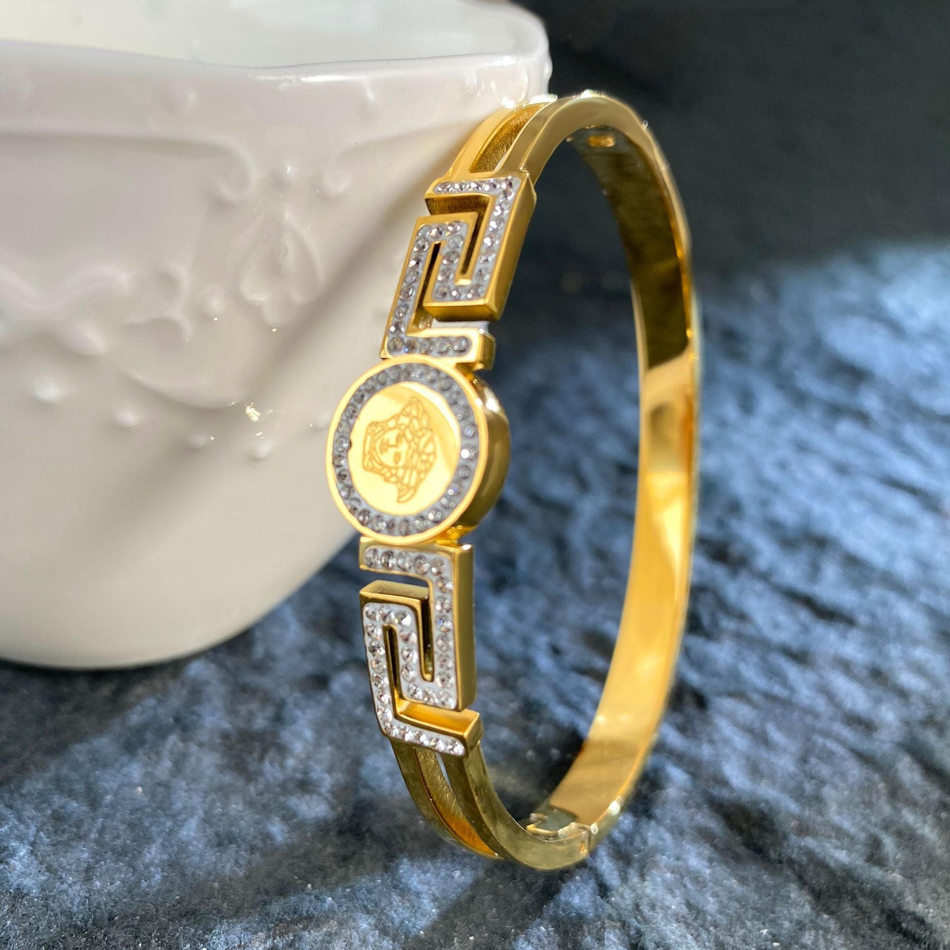 Wholesale Titanium Steel Plated 18K Gold High-end Luxury Bracelet ACC-BT-YuXun009