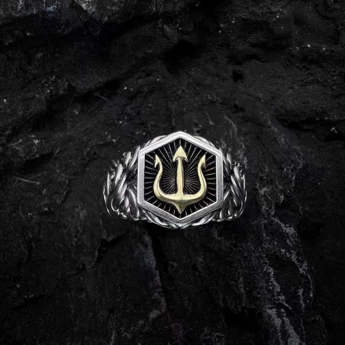 Wholesale Vintage Cross Anchor Ring Men' s Hip Hop Punk Adjustable Ring Fashion Accessory