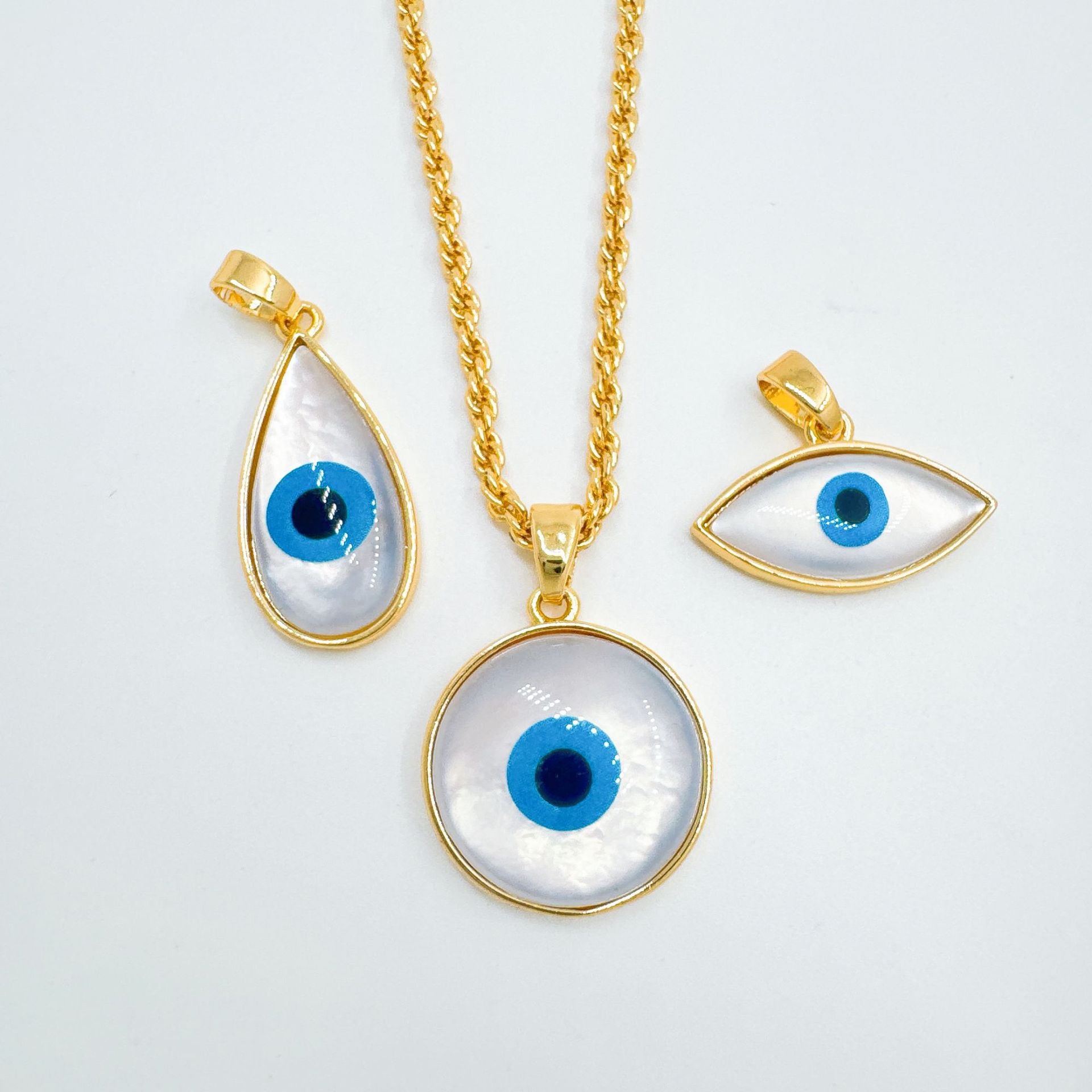 Wholesale Gold Plated Devil' s Eye Pendant Necklace Fashion Accessory Boutique Resale