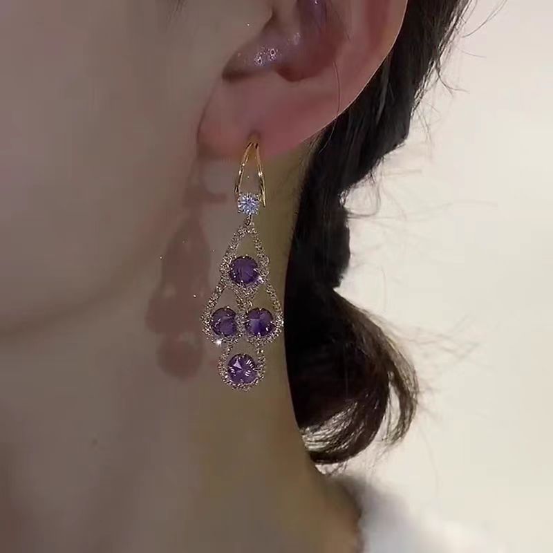 Wholesale Diamond-Encrusted Water Drop Tassel C-Shaped Earrings