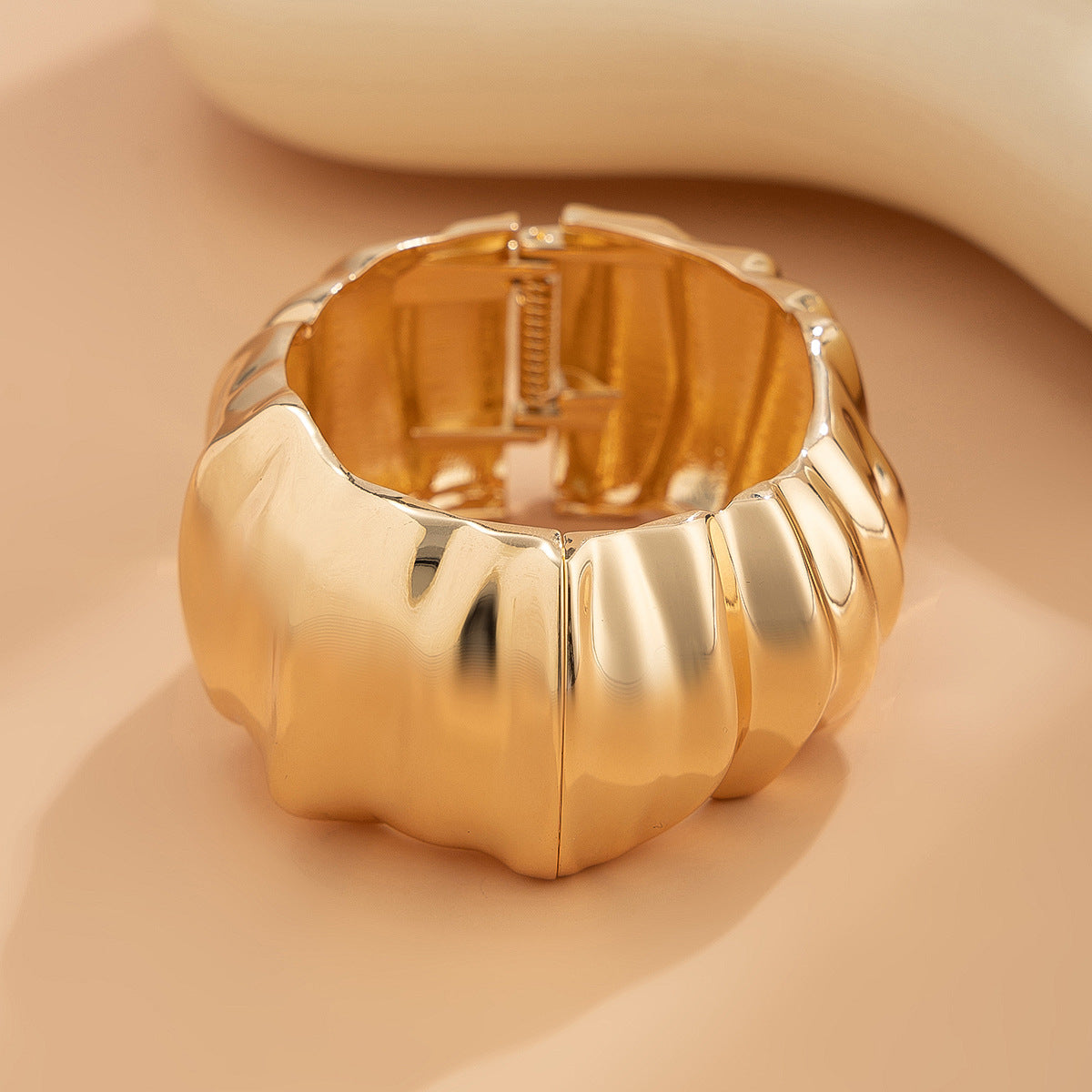 Wholesale Irregular pleated alloy bracelet set