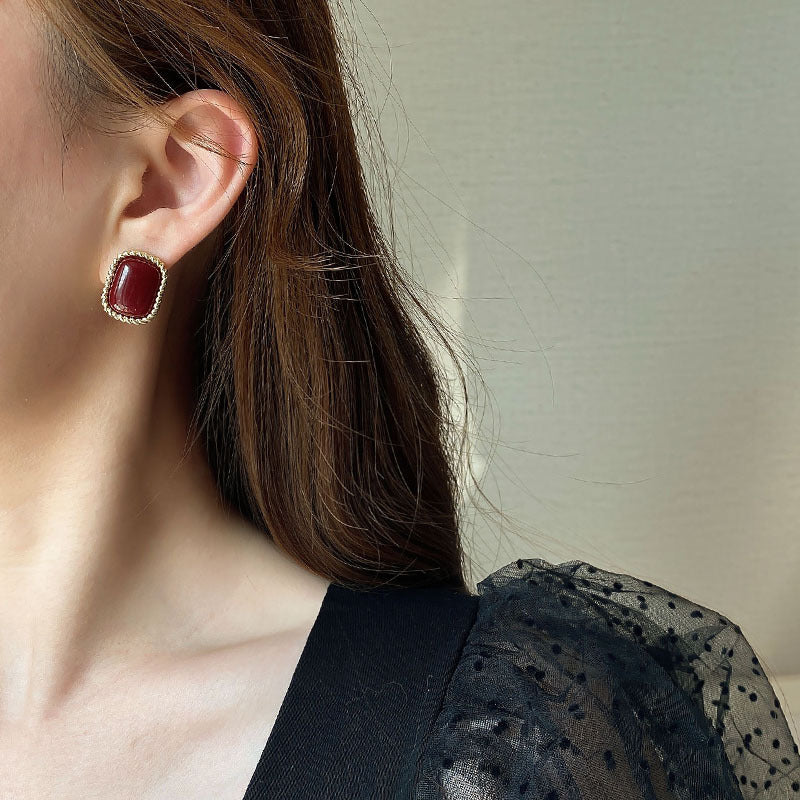 Wholesale French Retro Wine Red Earrings Stylish Fashion Accessory for Women Boutique Resale