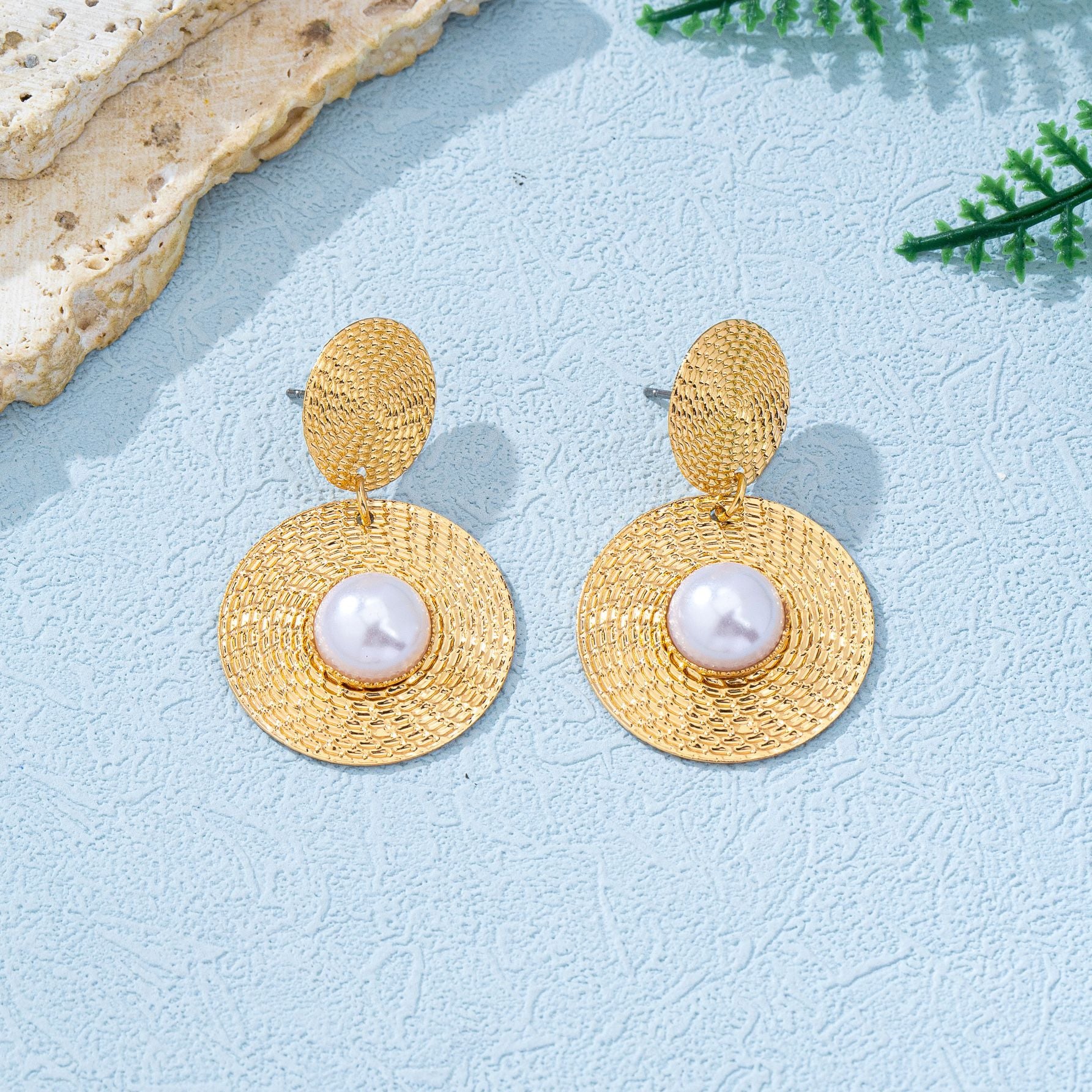 Wholesale French Retro Imitation Turquoise Geometric Disc Earrings Fashion Accessory