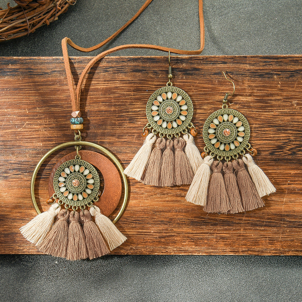 Wholesale Alloy Electroplated Bohemian Jewelry Set Earrings Necklace for Women Fashion Accessory