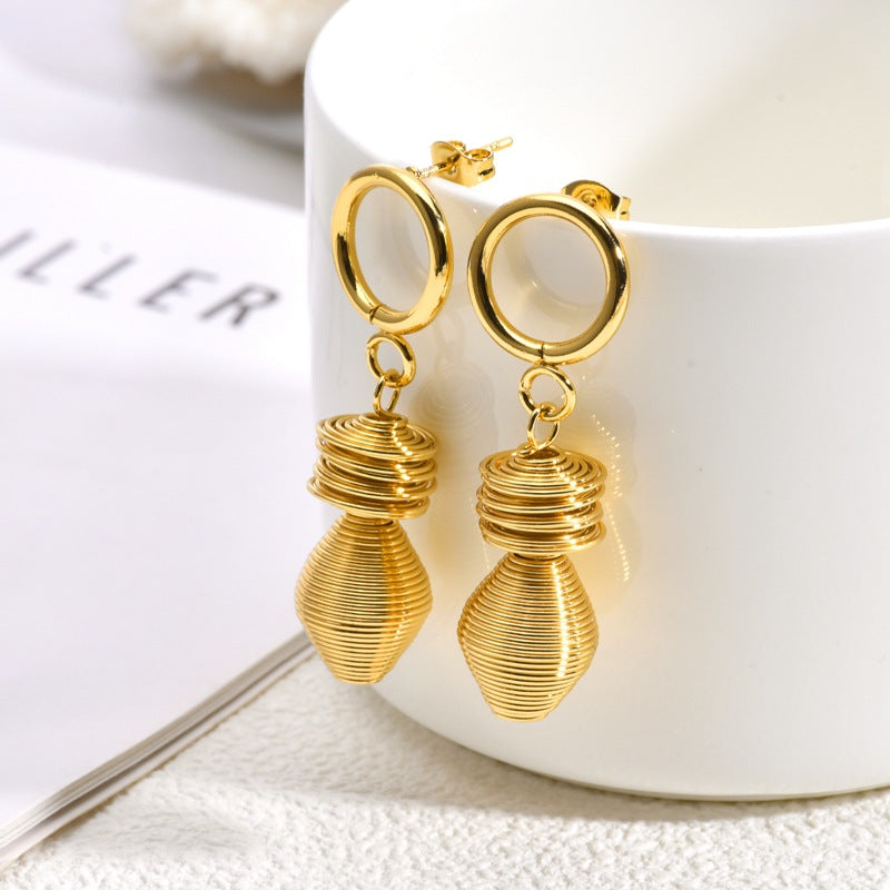 Wholesale Gold Cat' s Eye Stone Stainless Steel Earrings,  Vintage Exaggerated Ear Jewelry,  Light Luxury High-End Retro Floral Pearl Stud Earrings for Women