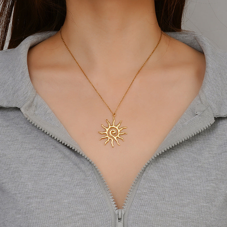 Wholesale Sunflower Necklace Hollow Gold Pendant Clavicle Chain Fashion Jewelry Accessory