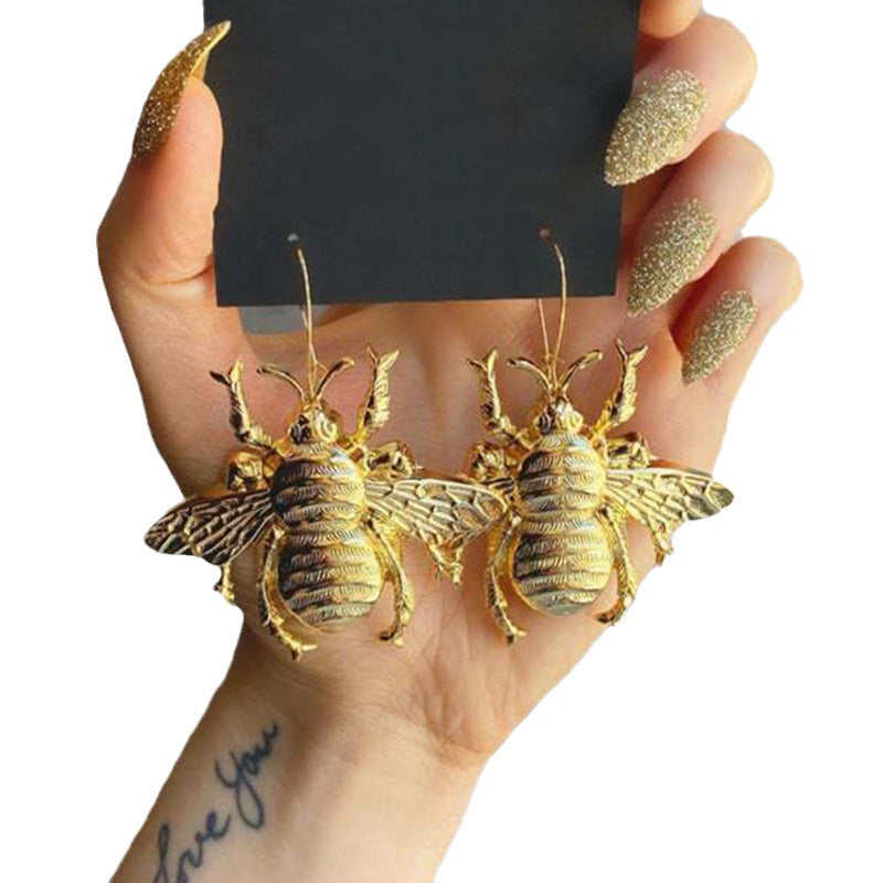 Wholesale  retro bee earrings ancient golden insect pendant bumblebee earrings