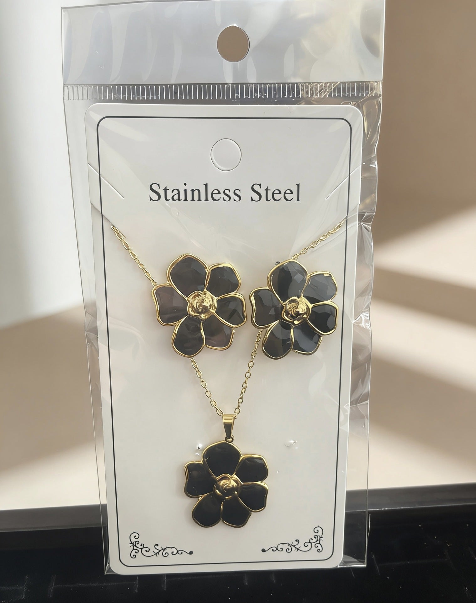 Wholesale Stainless Steel Flower and Teardrop Enamel Earrings and Necklace Set