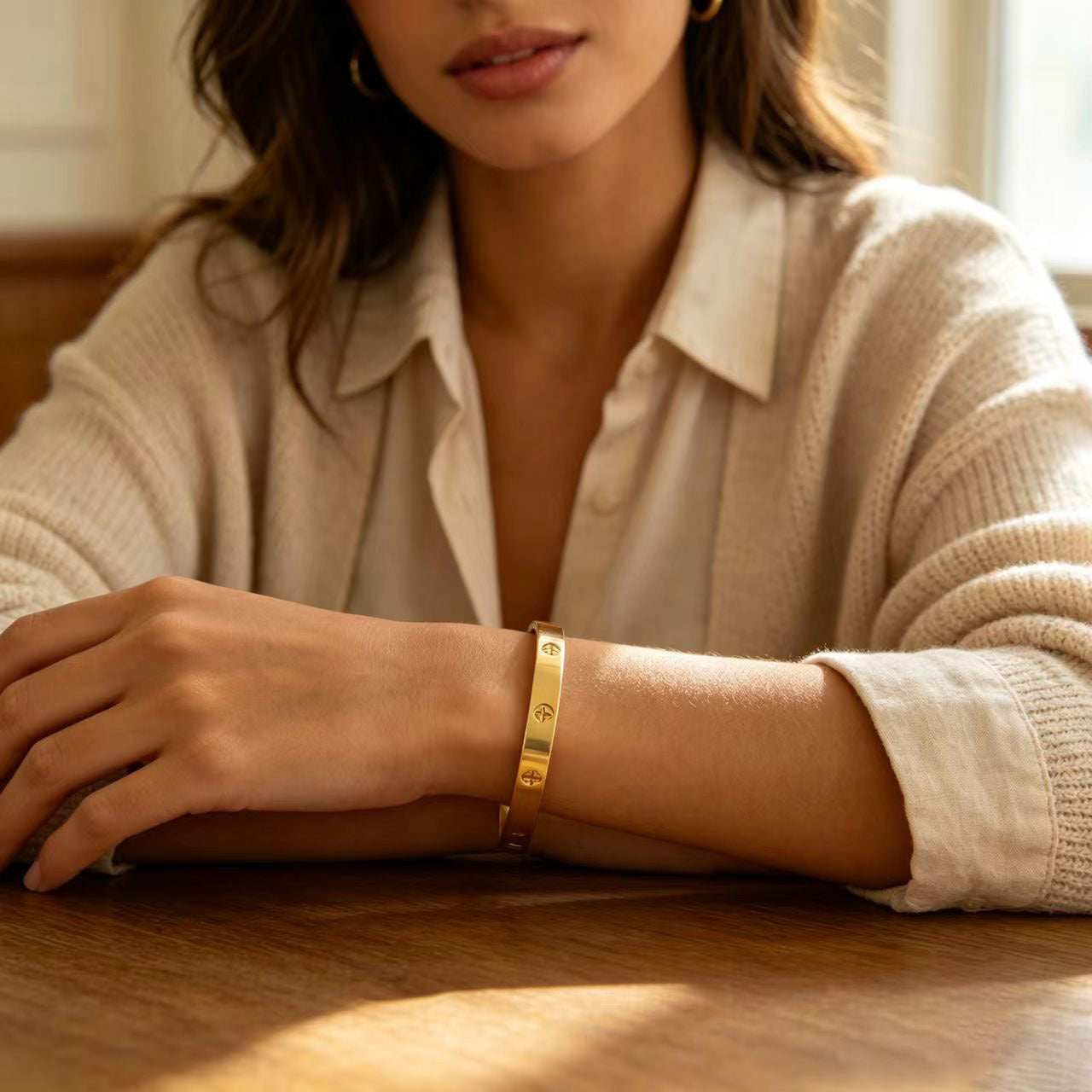 Wholesale Trendy 18K Gold Tone Titanium Steel Cross Bangle For Women Slim Classic Clasp Bracelet Jewelry Accessory