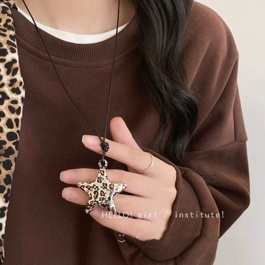 Wholesale  Retro Leopard Love Star Pendant Long Necklace