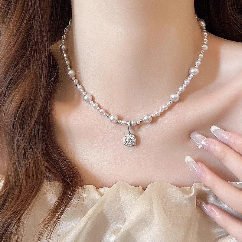 Wholesale French-Style Sugar Cube Pearl Necklace for Women,  Light Luxury,  Elegant,  High-End Clavicle Chain,  Exquisite,  Fashionable,  Versatile Neck Chain Accessory