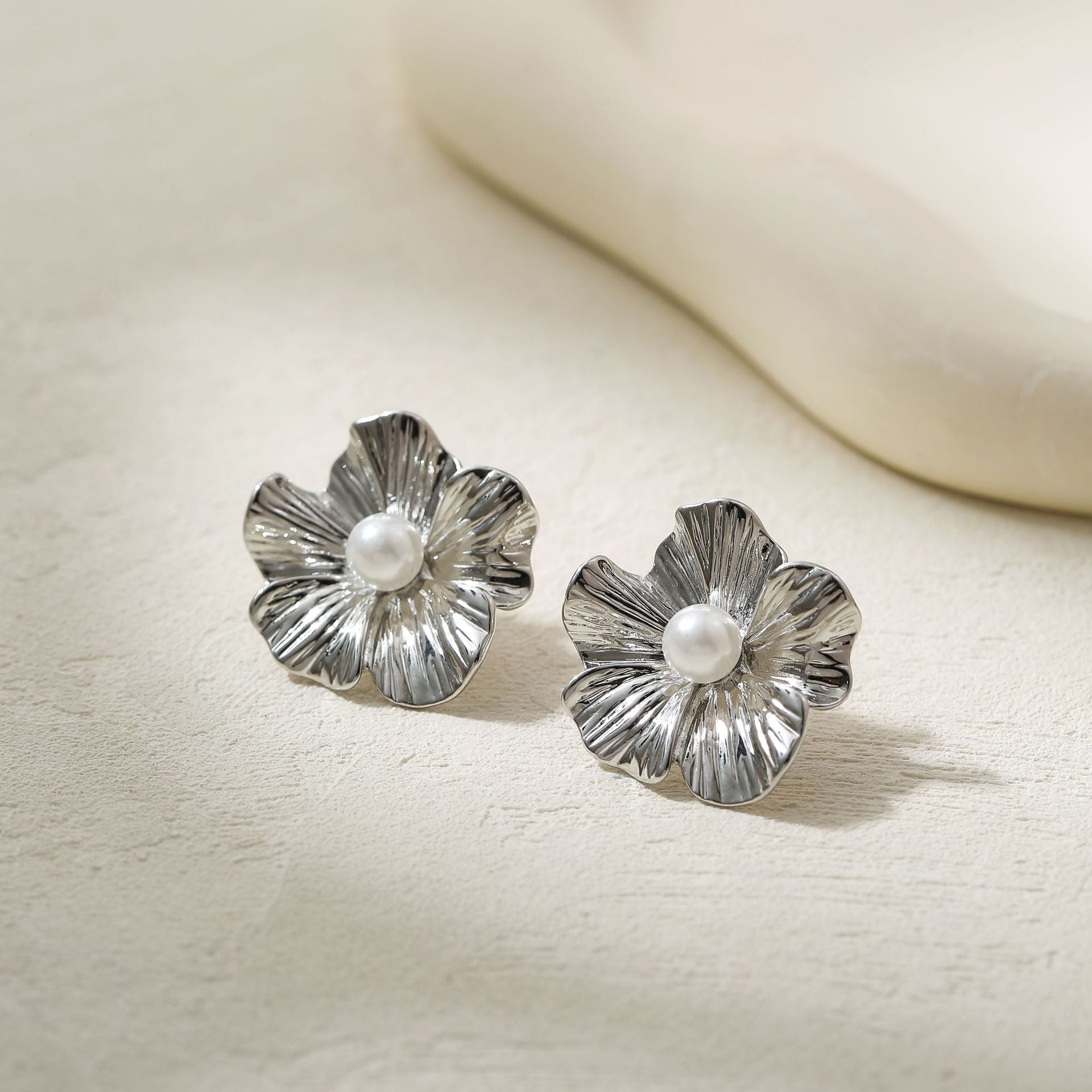 Wholesale Luxury Flower Earrings