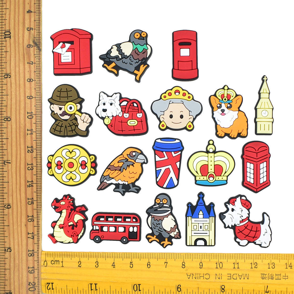 Wholesale Random 100pcs British style clogs    PVC Soft Rubber Shoe Buckle Decoration