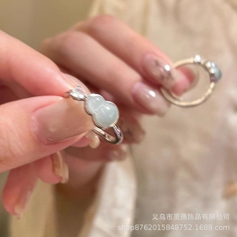 Wholesale New Chinese-Style Green Agate Gourd Ring for Women,  Niche Design Index Finger Ring,  Light Luxury Temperament Ring,  Personality Trend
