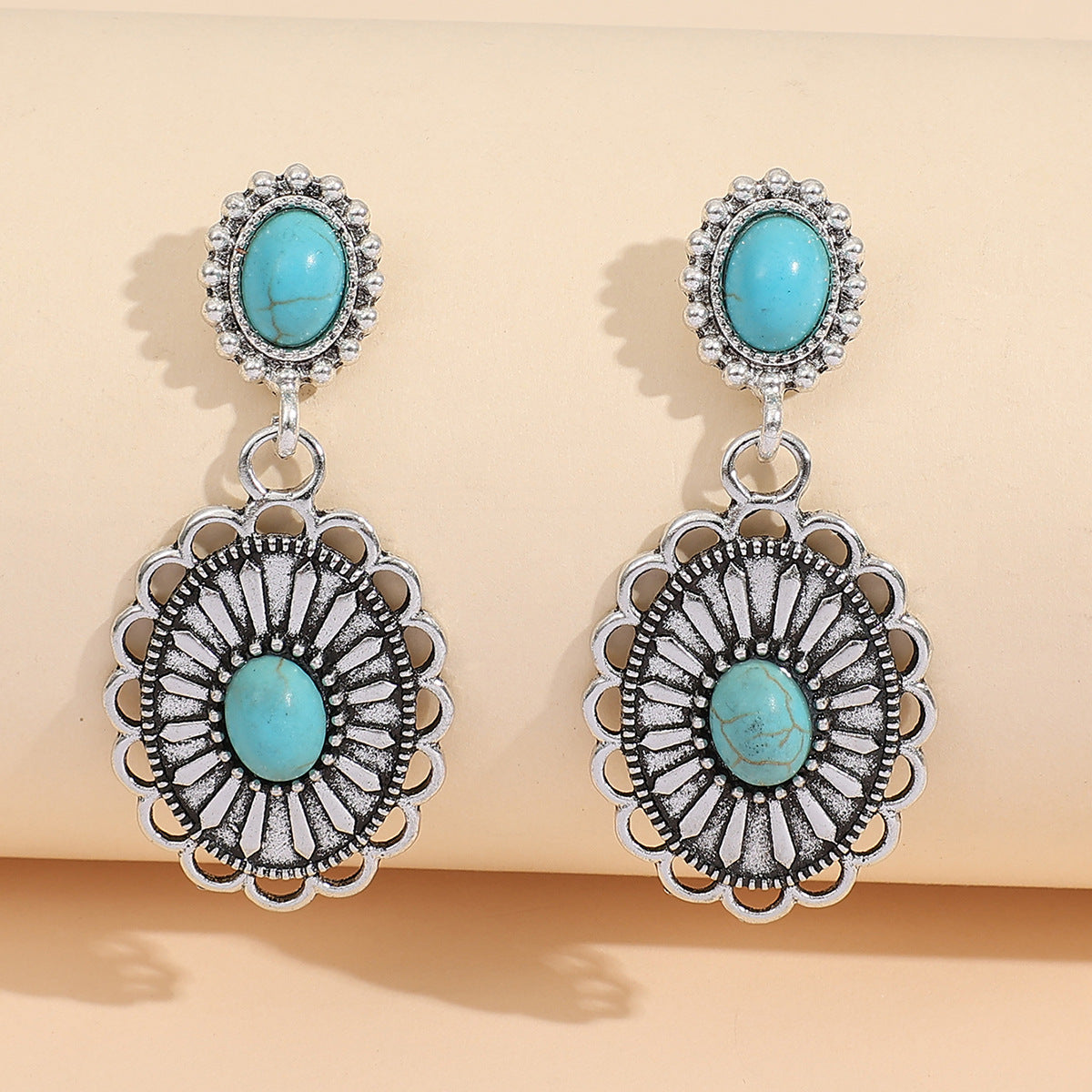 Wholesale Ancient Silver Oval Carved Turquoise Earrings Bohemian Ethnic Drop Earrings for Party Wear Fashion Accessory