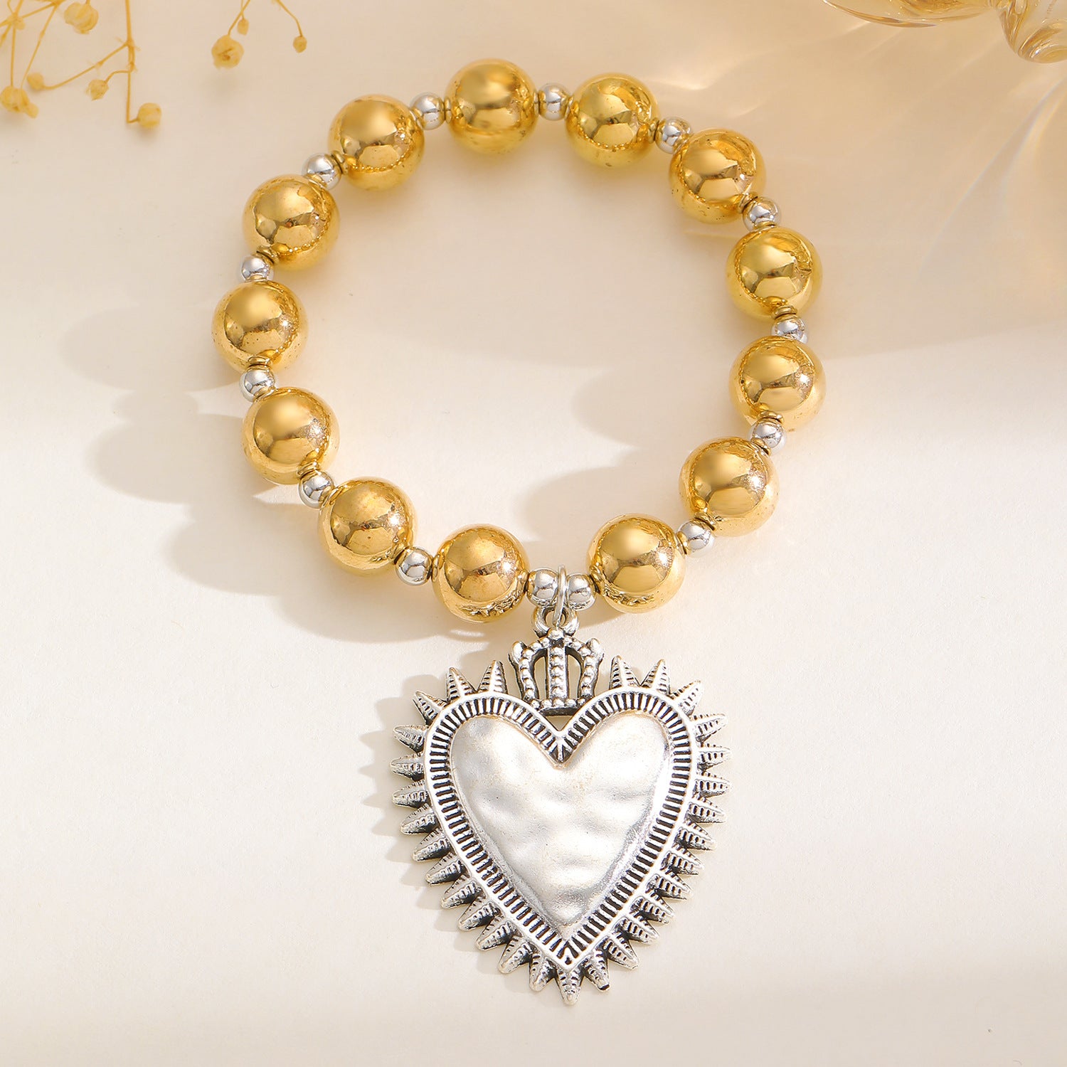 Wholesale Retro Religious Sacred Heart Pendant Necklace Heart Shape Alloy Electroplated Design Trendy Jewelry Gift For Women Boutique Resale