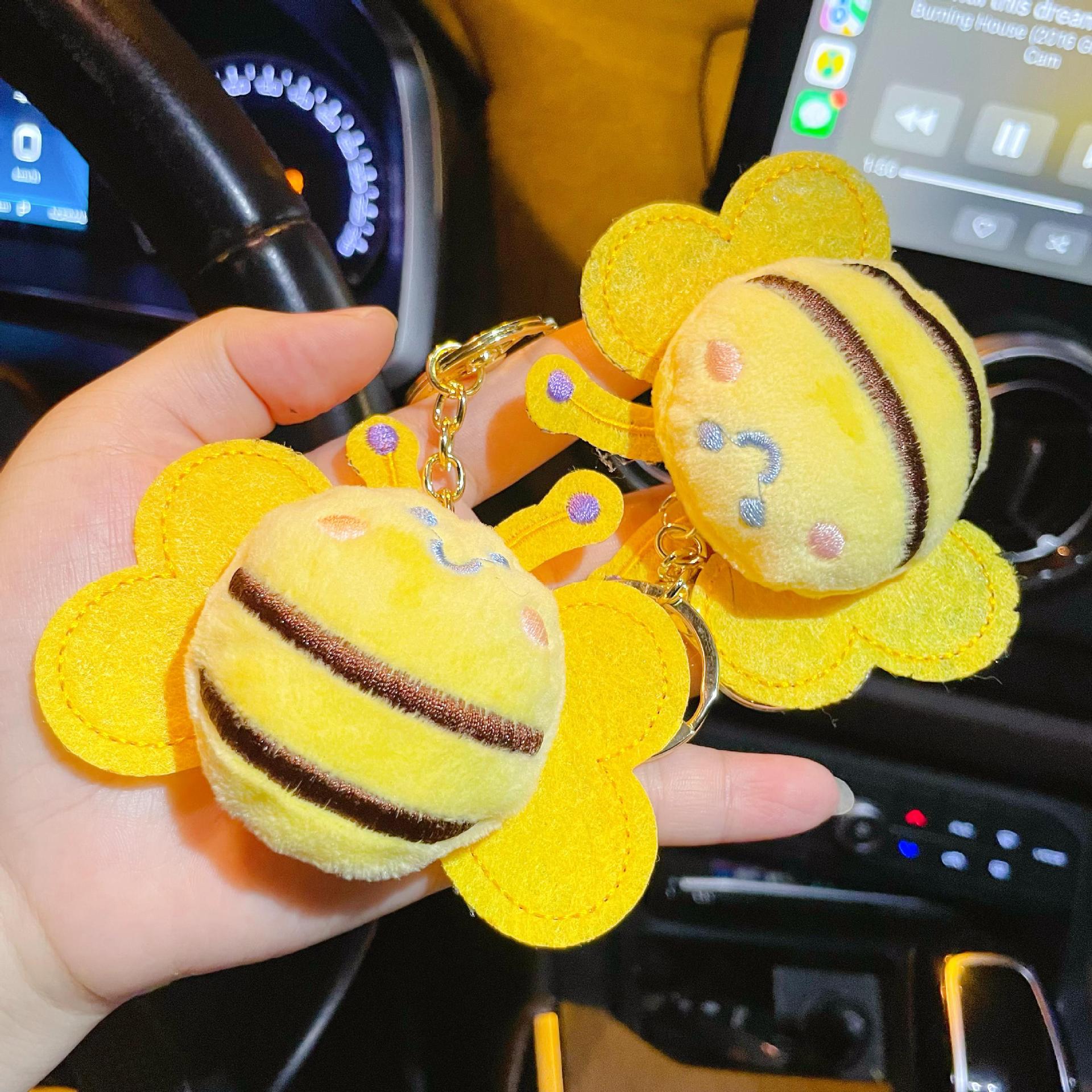 Wholesale Cartoon plush dollcute bee keychain
