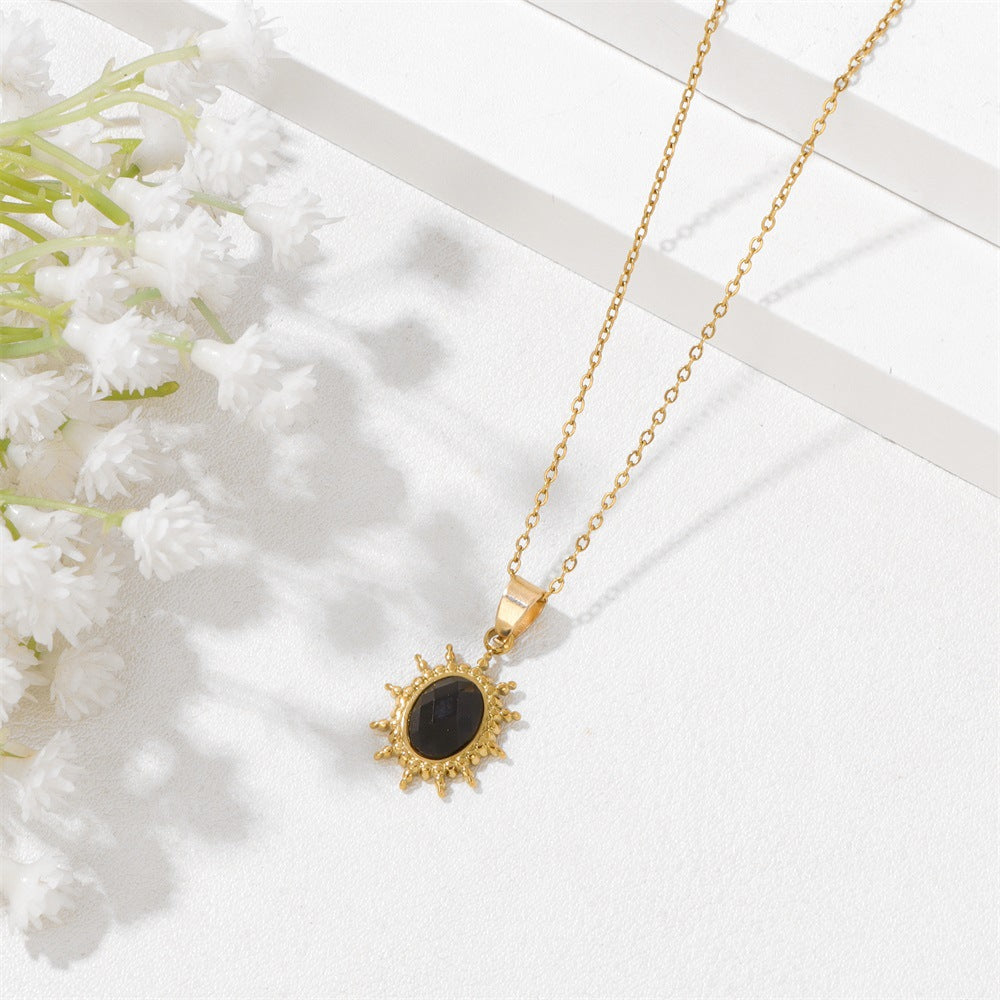 Wholesale Stainless Steel Round Sun Pendant Necklace Vintage Geometric Jewelry Accessory for Women Everyday