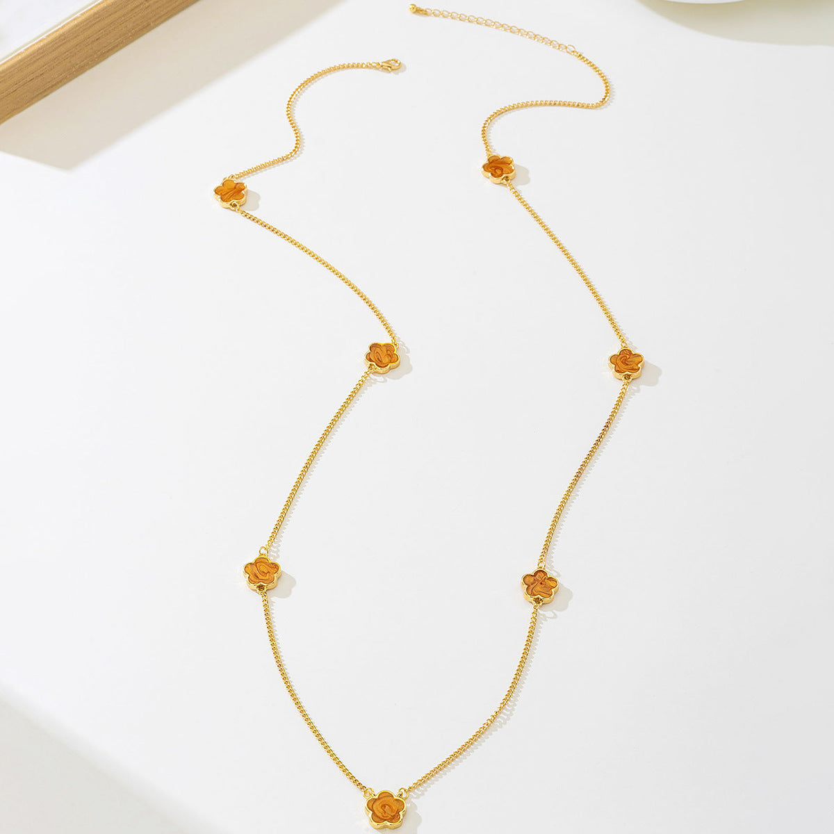 Wholesale Lucky Five-Leaf Clover Alloy Necklace Long Chain Fashion Accessory for Women Gift Boutique Resale