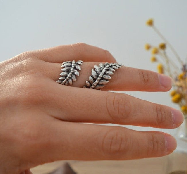 Wholesale Alloy Electroplated Retro Open Leaf Ring Couple Gift Fashion Jewelry Accessory