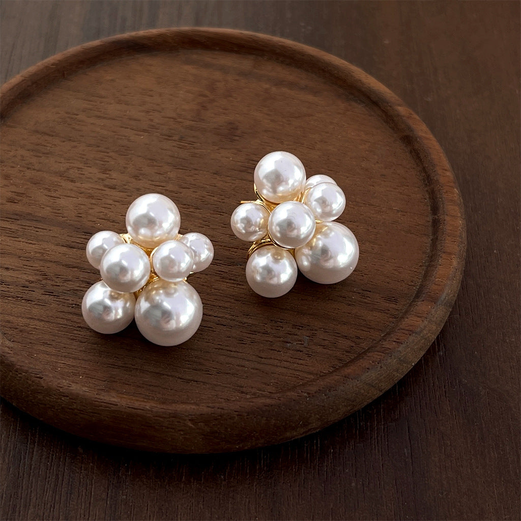 Wholesale White Camellia Heart Shape Flower Earrings for Party Wear Fashion Accessory