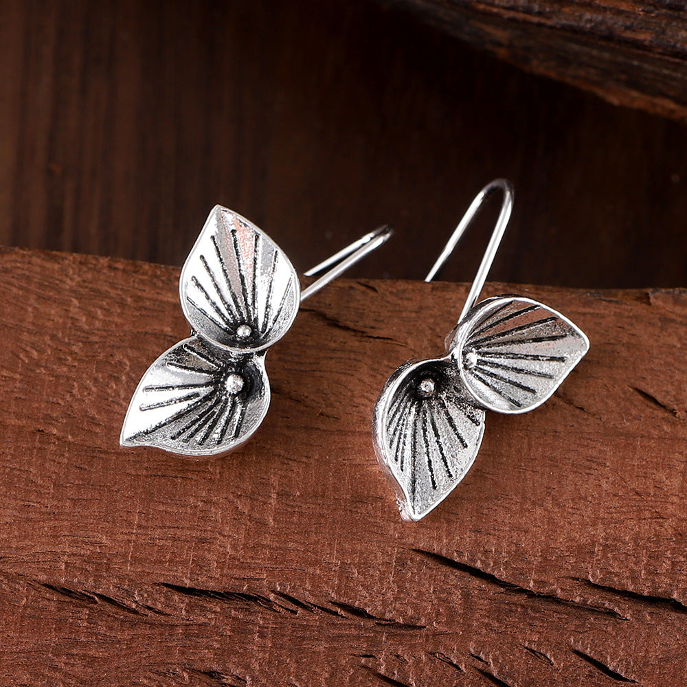 Wholesale  Bohemian Style Simple Leaf Pendant Earrings