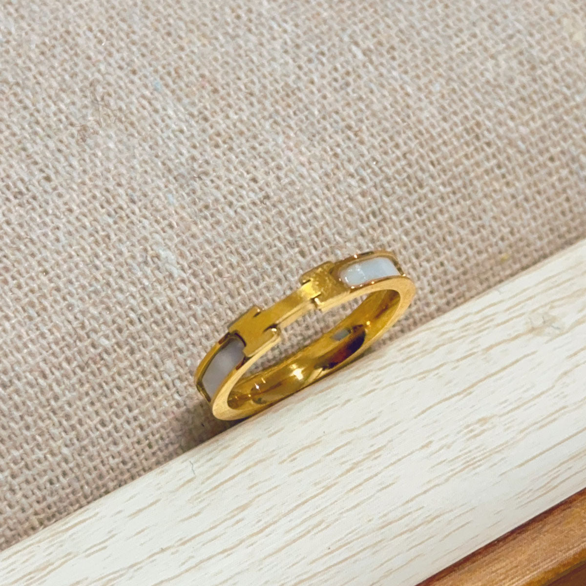 Wholesale  Titanium Steel does not fade white shell H letter ring