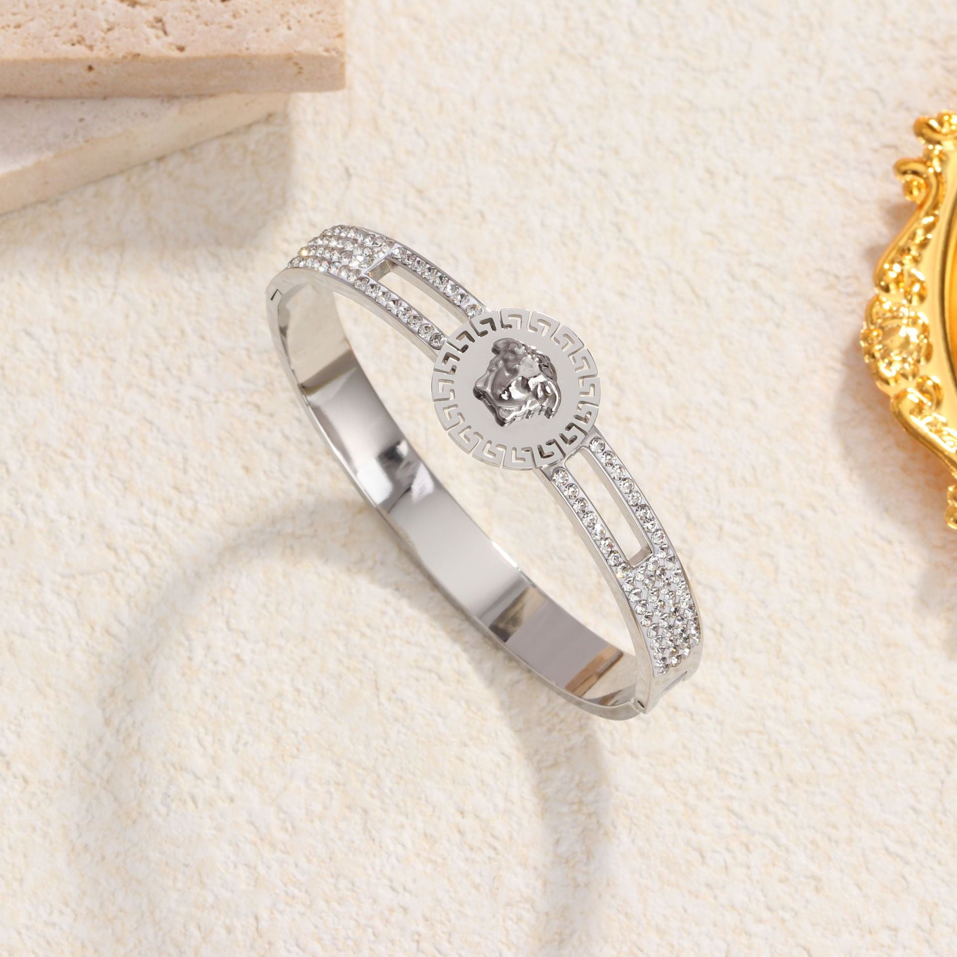 Wholesale Titanium Steel Bracelets,  Light Luxury Stainless Steel Jewelry Bracelets,  Women' s Accessories