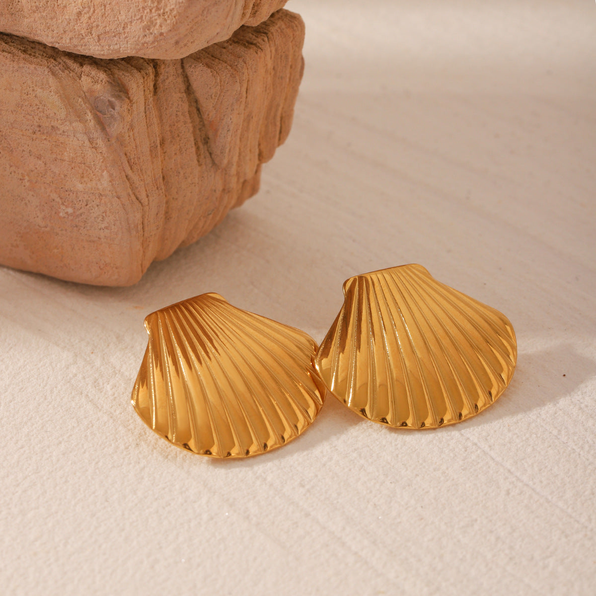 Wholesale marine series shell titanium steel beach style advanced personality earrings